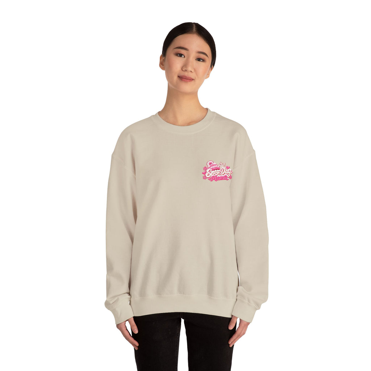 “Snow Day Mama Embroidered Crewneck – Cozy Winter Mom Sweatshirt.” ❄️🩷
